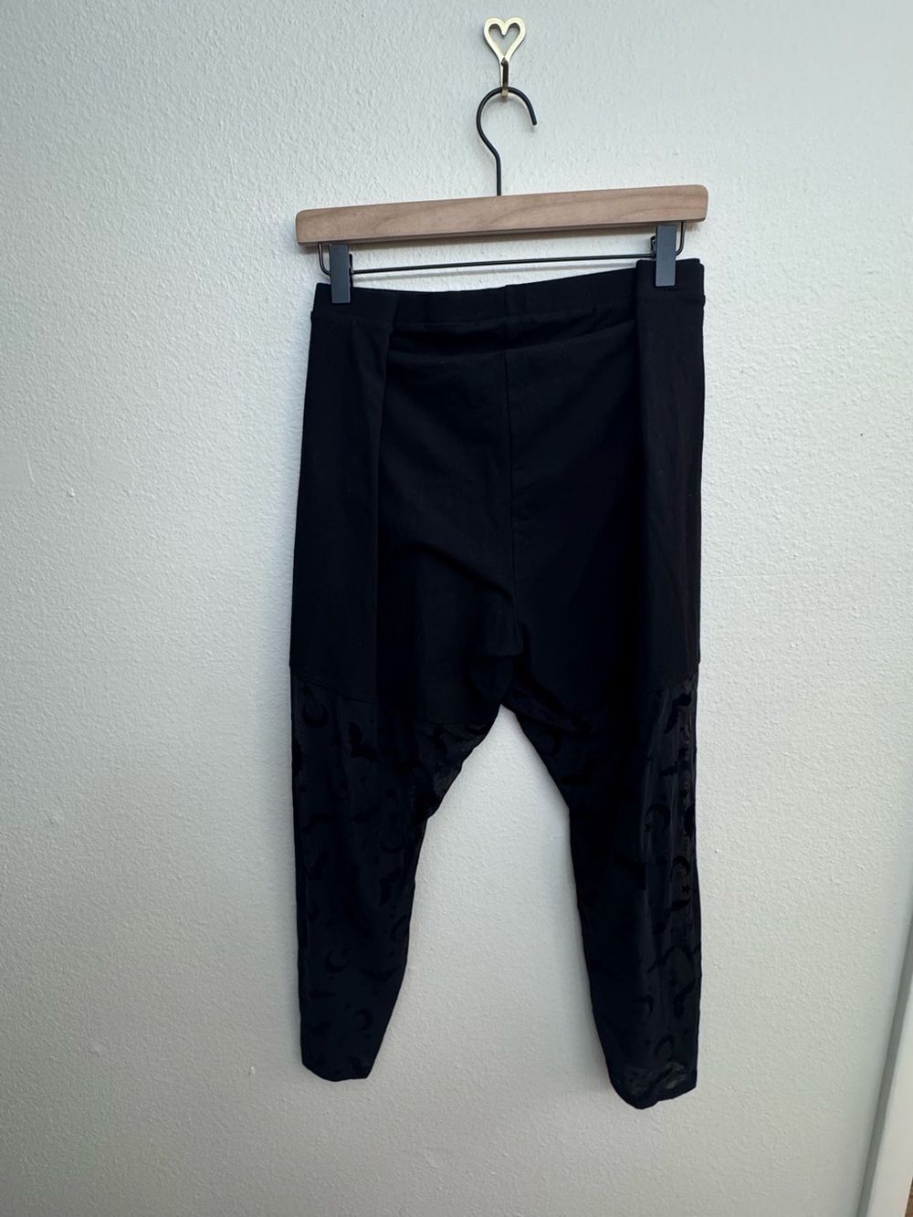 NWOT torrid Full-Length Comfort Waist Flocked Legging - Starry Bats - Picture 10 of 12